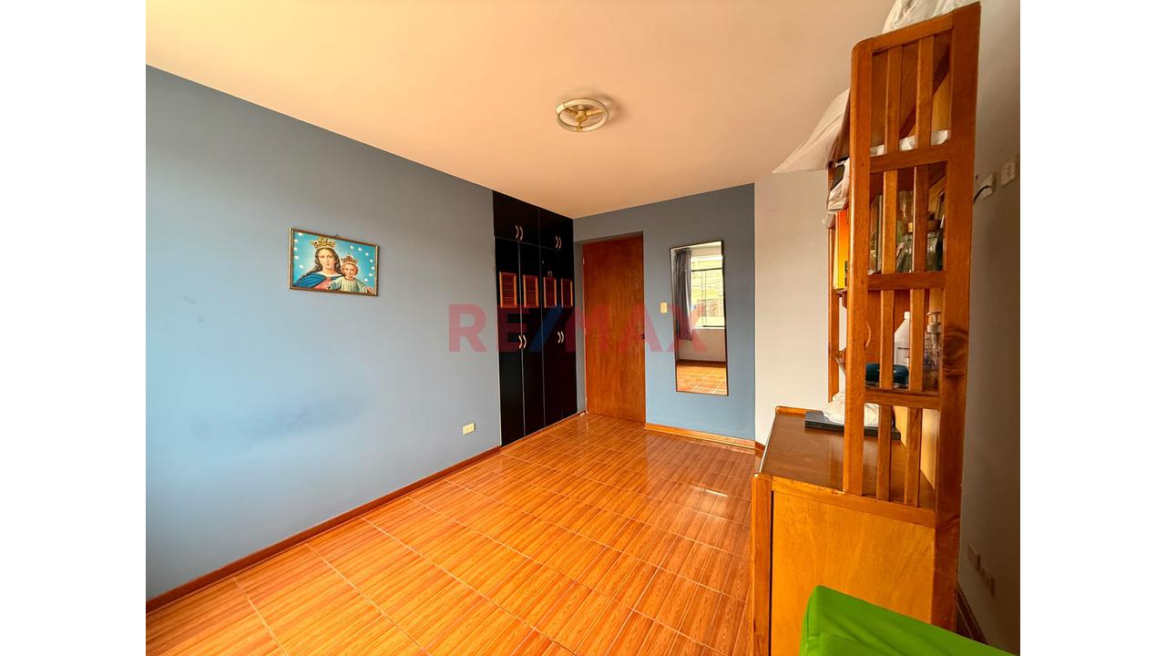 ¡En Venta! Hermosa Casa De 2 Pisos Con Doble Frente – Urb. La Capilla, La Molina - 12