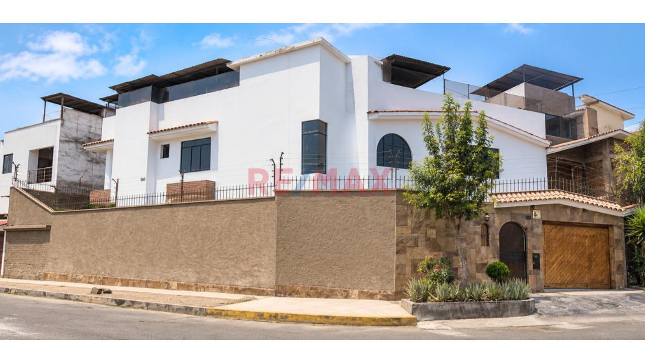 ¡En Venta! Hermosa Casa De 2 Pisos Con Doble Frente – Urb. La Capilla, La Molina - 3