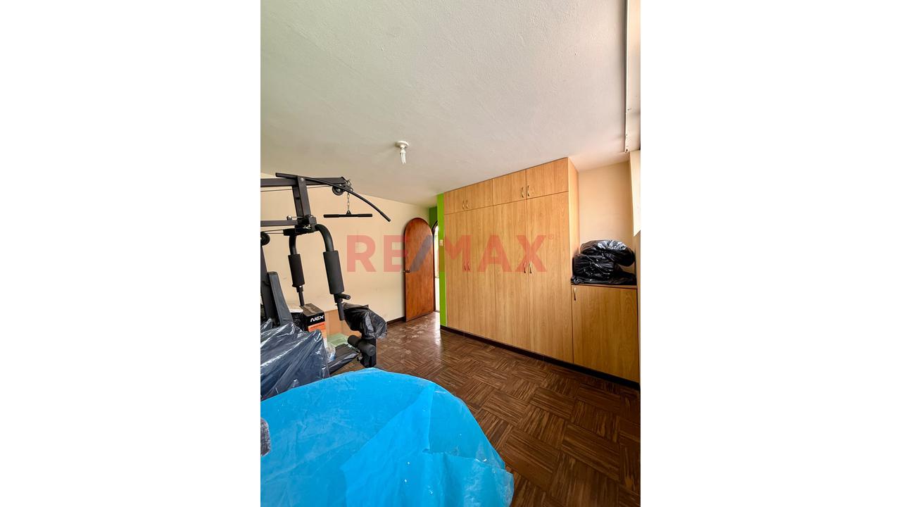 ¡En Venta! Hermosa Casa De 2 Pisos Con Doble Frente – Urb. La Capilla, La Molina - 18