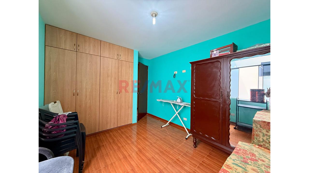 ¡En Venta! Hermosa Casa De 2 Pisos Con Doble Frente – Urb. La Capilla, La Molina - 14