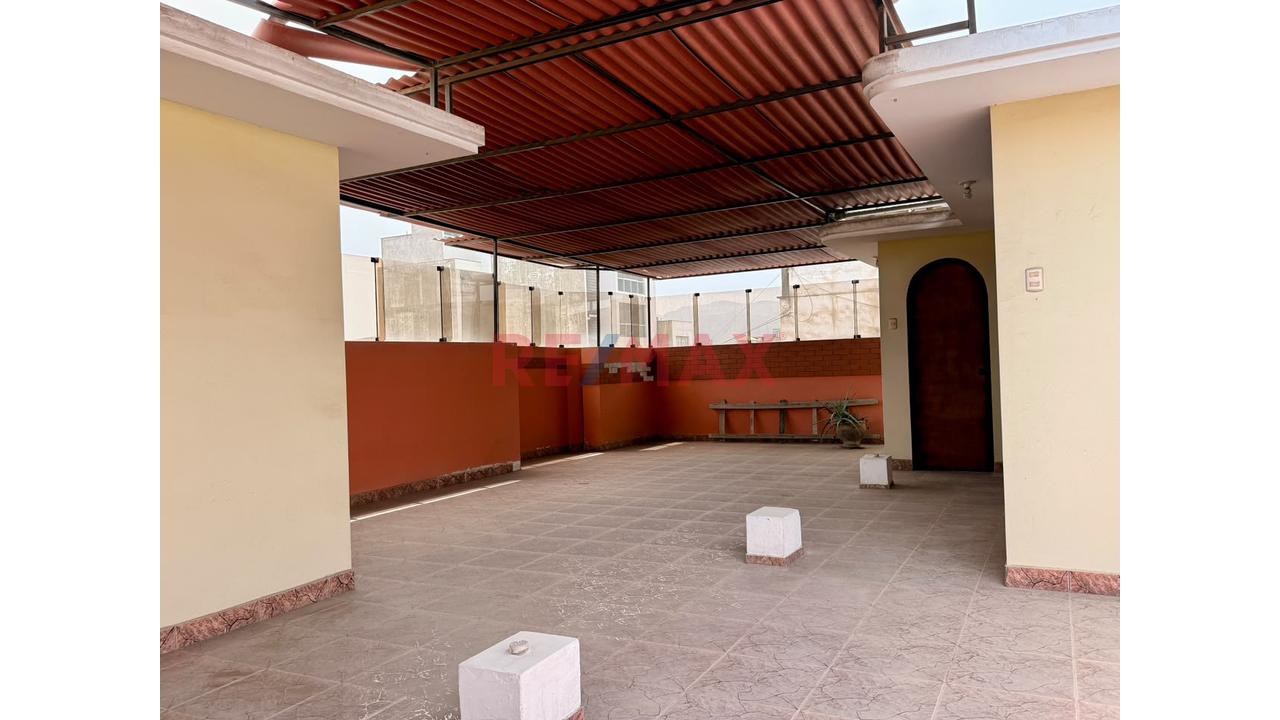 ¡En Venta! Hermosa Casa De 2 Pisos Con Doble Frente – Urb. La Capilla, La Molina - 19