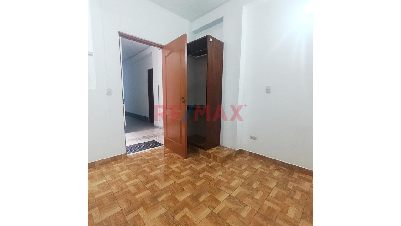 Alquiler De Monoambiente De 12 M² – Frente A Upc Chorrillos – Ideal Estudiantes — foto 1