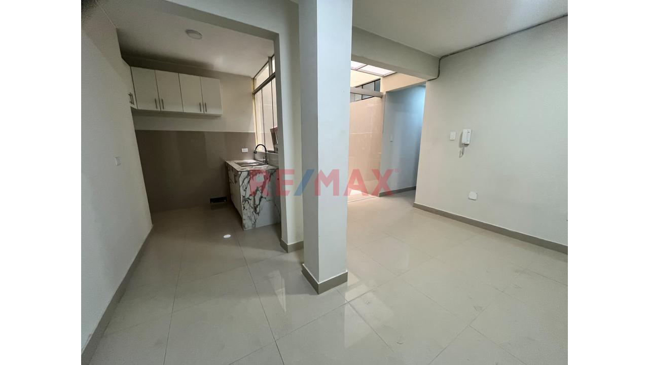 Departamento En Alquiler – Primer Piso En Ate! — foto 2