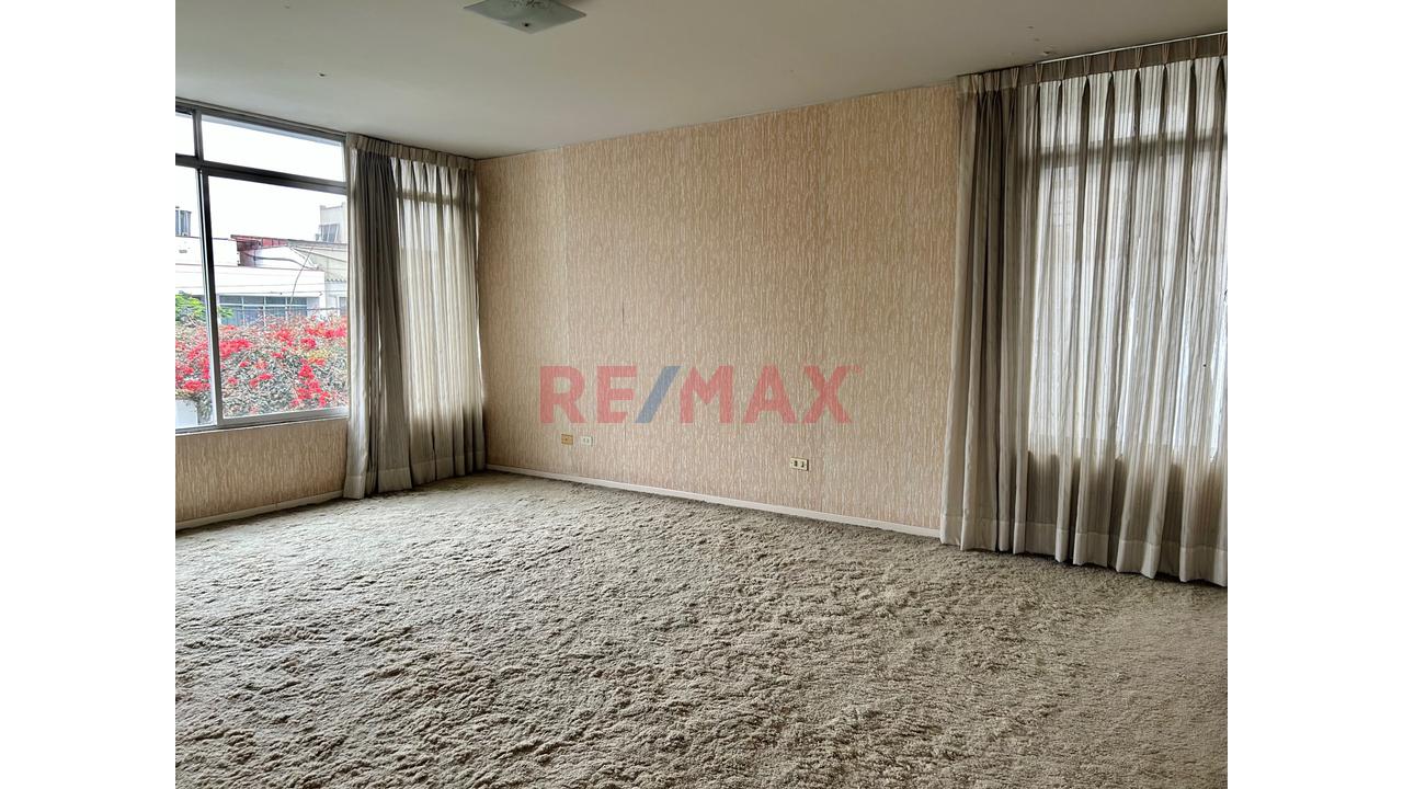 Constructor Inversionista Venta De Casa Como Terreno De 2 Pisos San Isidro — foto 11