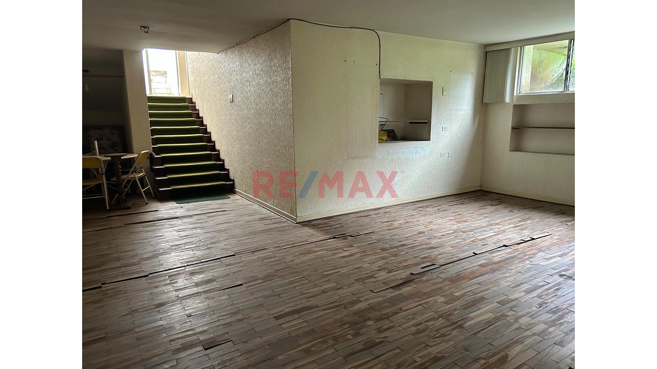 Constructor Inversionista Venta De Casa Como Terreno De 2 Pisos San Isidro — foto 14