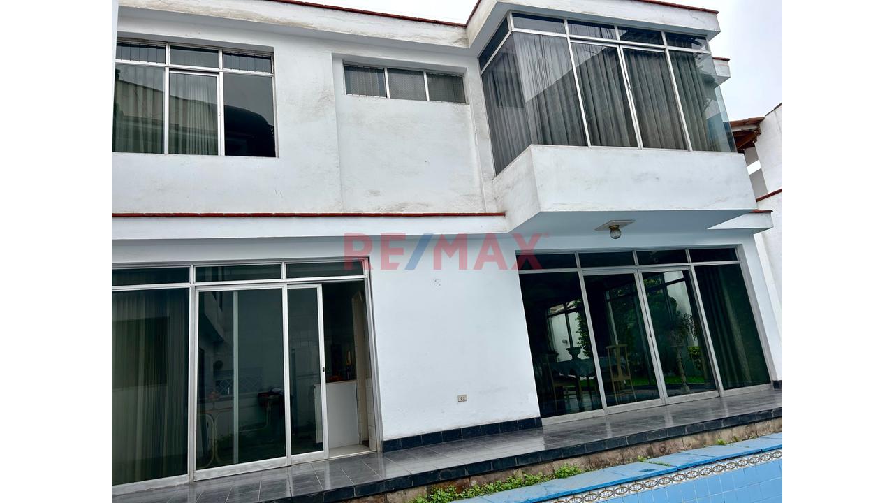 Constructor Inversionista Venta De Casa Como Terreno De 2 Pisos San Isidro - 18