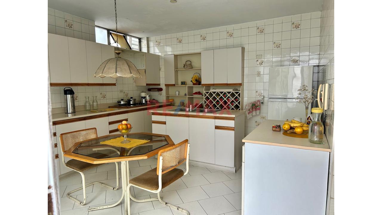 Constructor Inversionista Venta De Casa Como Terreno De 2 Pisos San Isidro — foto 2