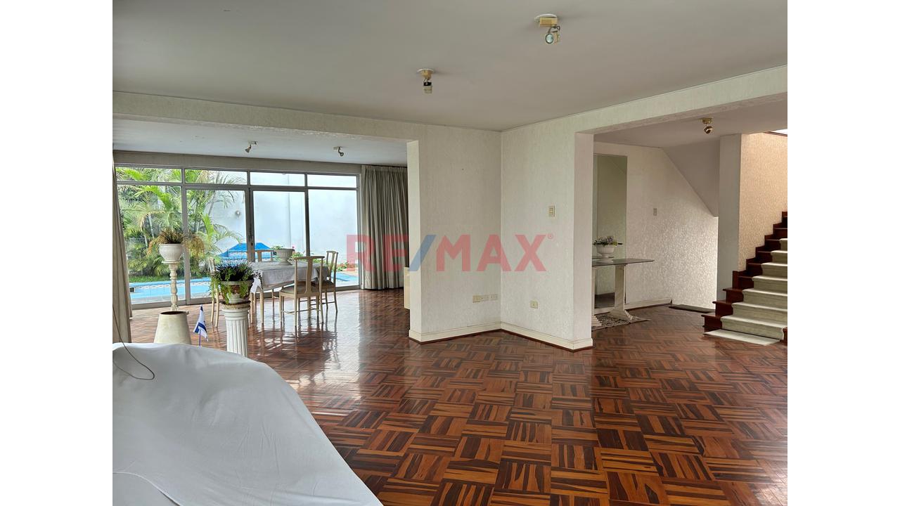 Constructor Inversionista Venta De Casa Como Terreno De 2 Pisos San Isidro — foto 10