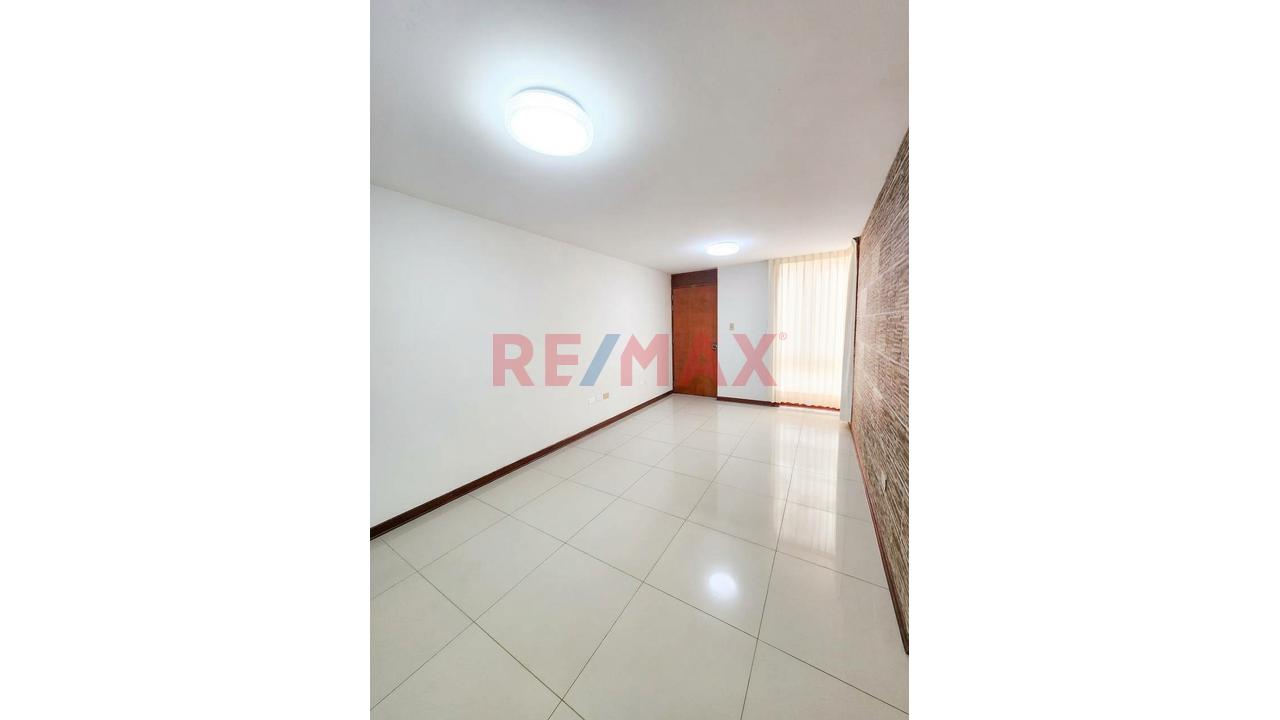 Venta De Departamento En Condominio Paseo Los Inkas - La Victoria — foto 2