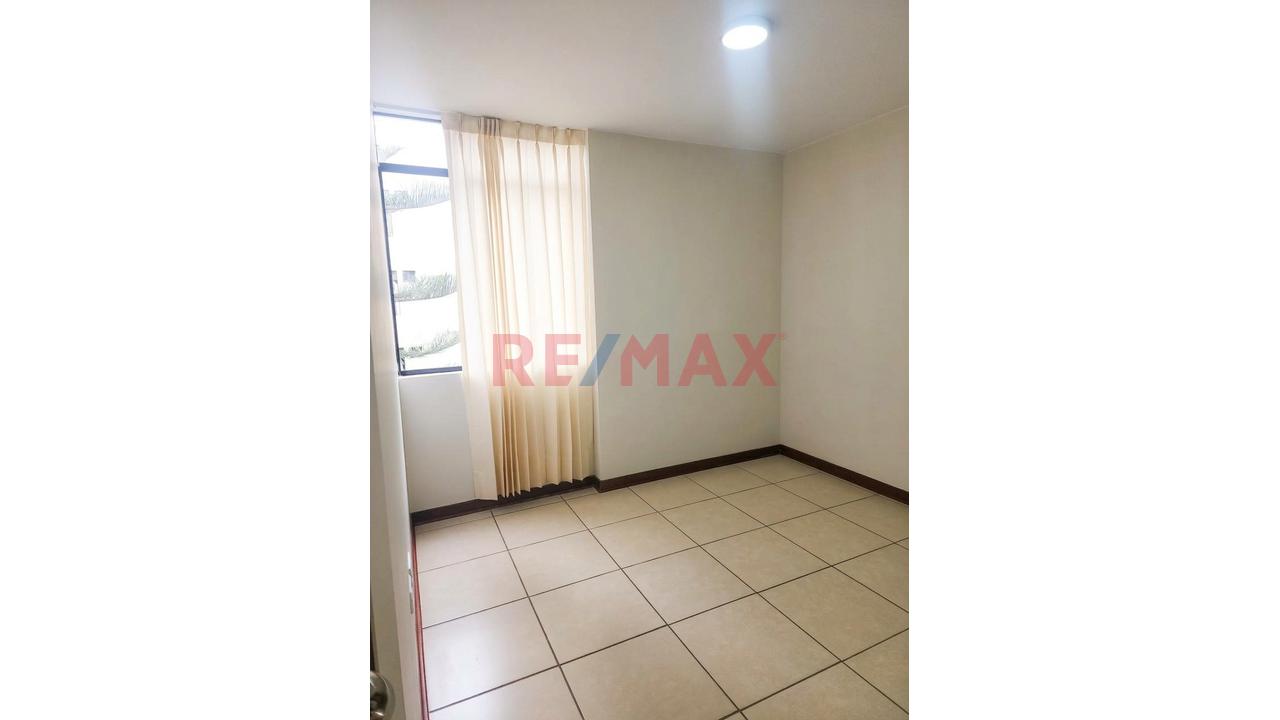 Venta De Departamento En Condominio Paseo Los Inkas - La Victoria — foto 7