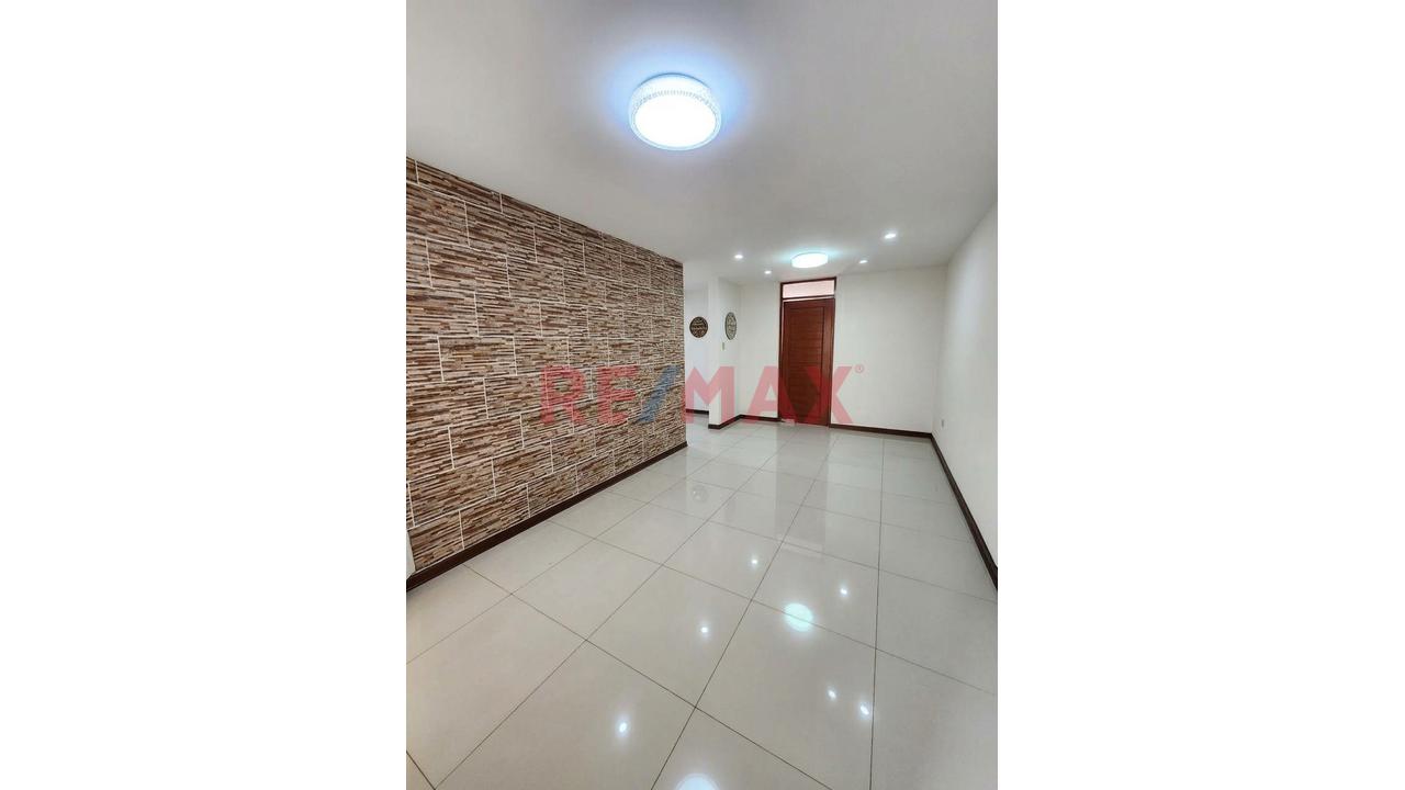 Venta De Departamento En Condominio Paseo Los Inkas - La Victoria — foto 3