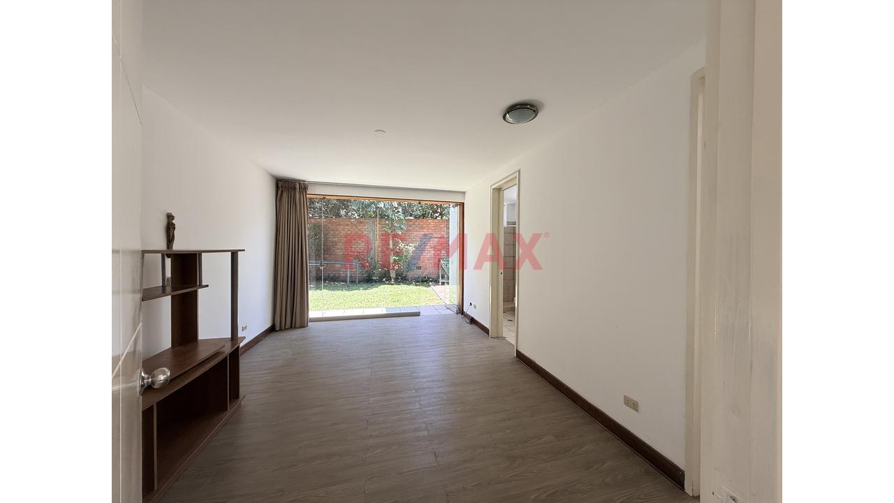 Venta De Casa Con Amplio Jardín Y Potencial De Ampliación En Condominio – La Molina — foto 8