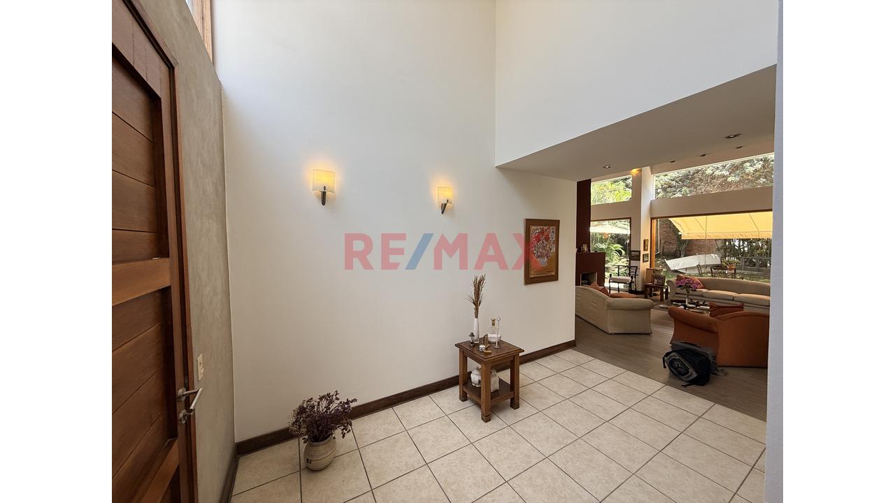 Venta De Casa Con Amplio Jardín Y Potencial De Ampliación En Condominio – La Molina — foto 3