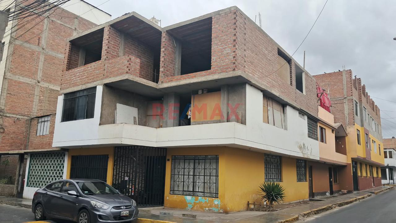 Venta De Casa Con Ocupantes Precarios En Urb. Albino Herrera En El Callao — foto 1