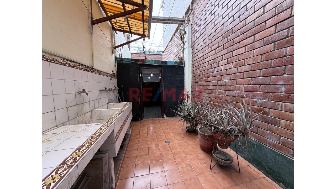 ¡Alquilo Local Comercial De 365 M² En El Corazón De Barranco! 📍 - 13