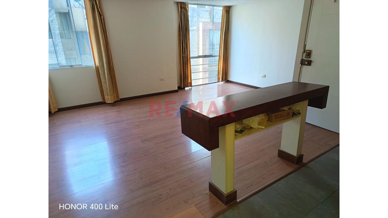 Departamento Con Azotea Propia En Venta Cerca Del Óvalo De Miraflores – Arequipa — foto 4
