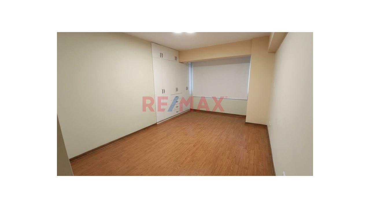 🏡 ¡Alquila Hoy Tu Dúplex En San Borja -Chacarilla! 🌿 5 Dormitorios + Terraza + 2 Cocheras + 1 Depósito + Ascensor — foto 13