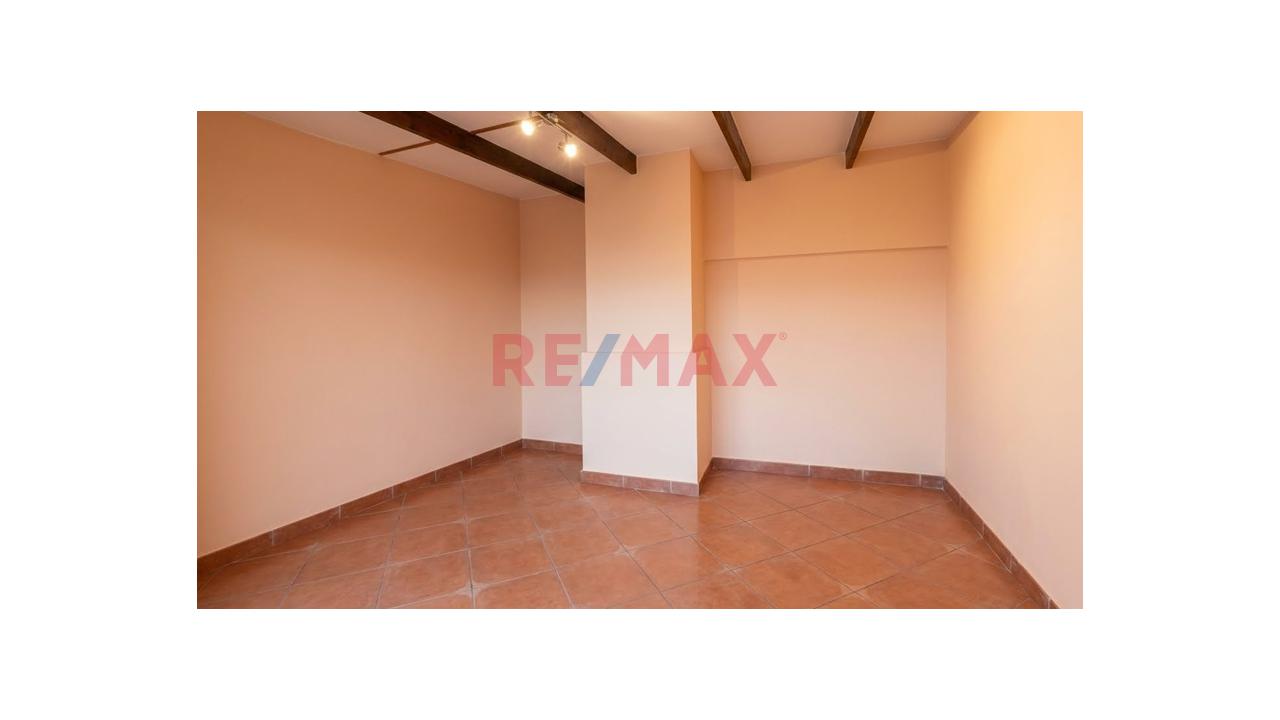 🏡 ¡Alquila Hoy Tu Dúplex En San Borja -Chacarilla! 🌿 5 Dormitorios + Terraza + 2 Cocheras + 1 Depósito + Ascensor - 18