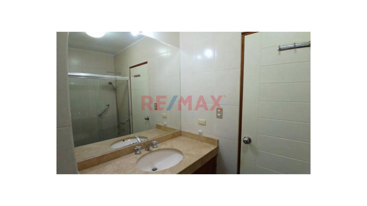 🏡 ¡Alquila Hoy Tu Dúplex En San Borja -Chacarilla! 🌿 5 Dormitorios + Terraza + 2 Cocheras + 1 Depósito + Ascensor — foto 11