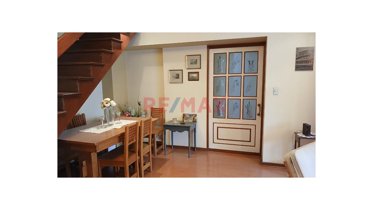🏡 ¡Alquila Hoy Tu Dúplex En San Borja -Chacarilla! 🌿 5 Dormitorios + Terraza + 2 Cocheras + 1 Depósito + Ascensor — foto 4