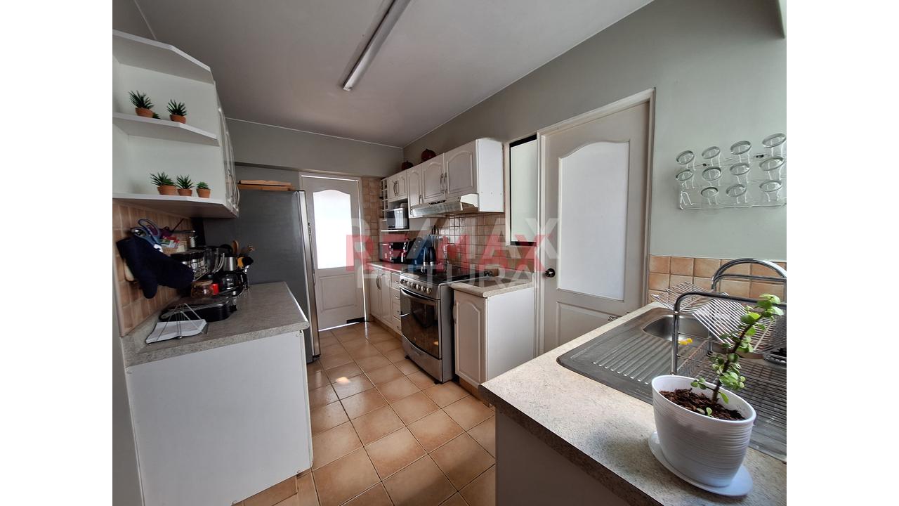 Hermoso Departamento En Santiago De Surco - Casuarinas — foto 7