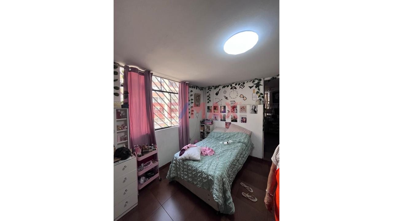 Venta De Casa 200 M2 En Esquina En Zona Muy Comercial - Comas — foto 9