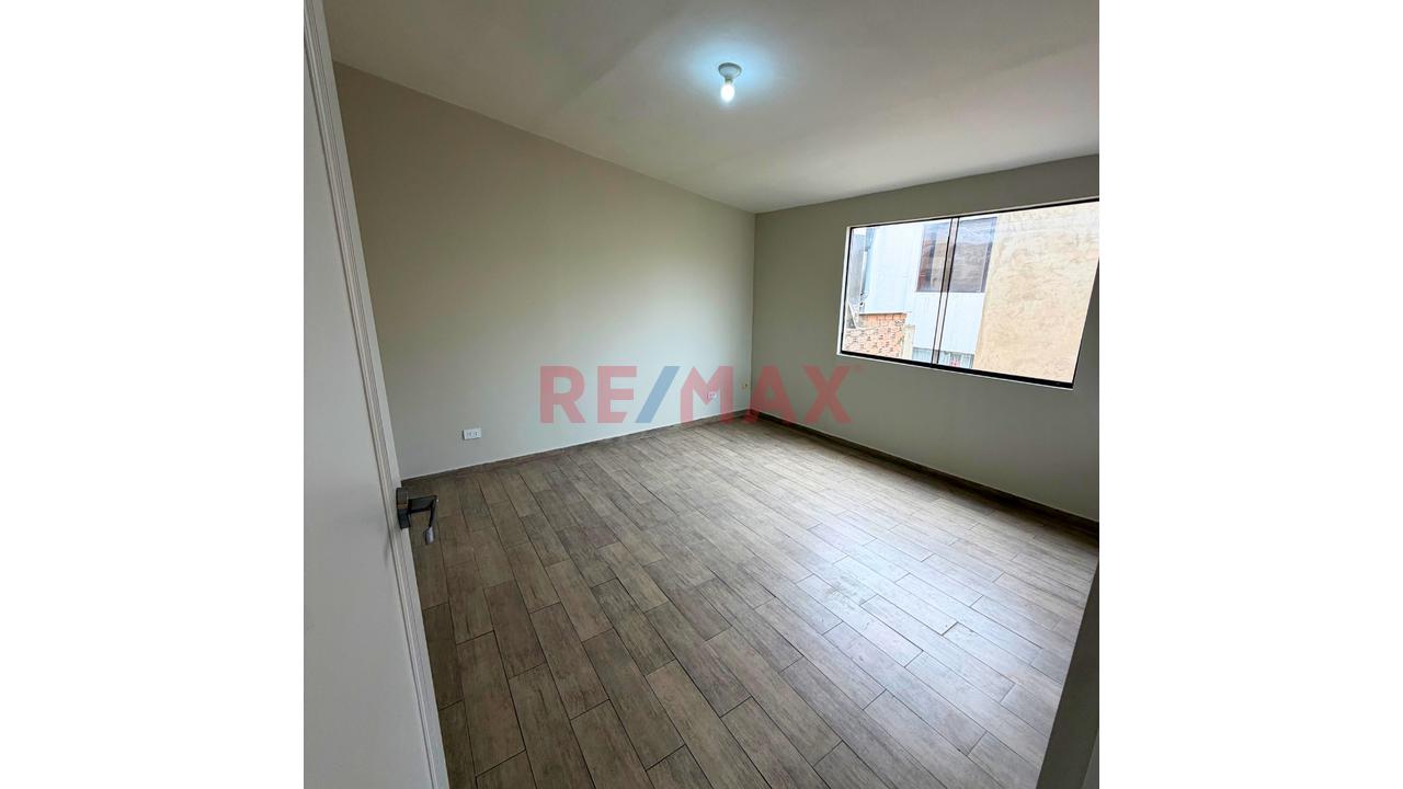 Amplio Duplex Frente A Parque En Surco 🏡 - 10