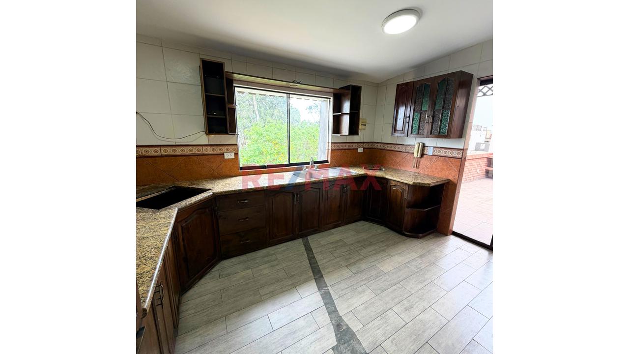 Amplio Duplex Frente A Parque En Surco 🏡 - 7