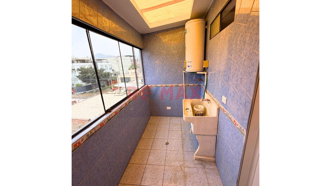 Amplio Duplex Frente A Parque En Surco 🏡 - 21