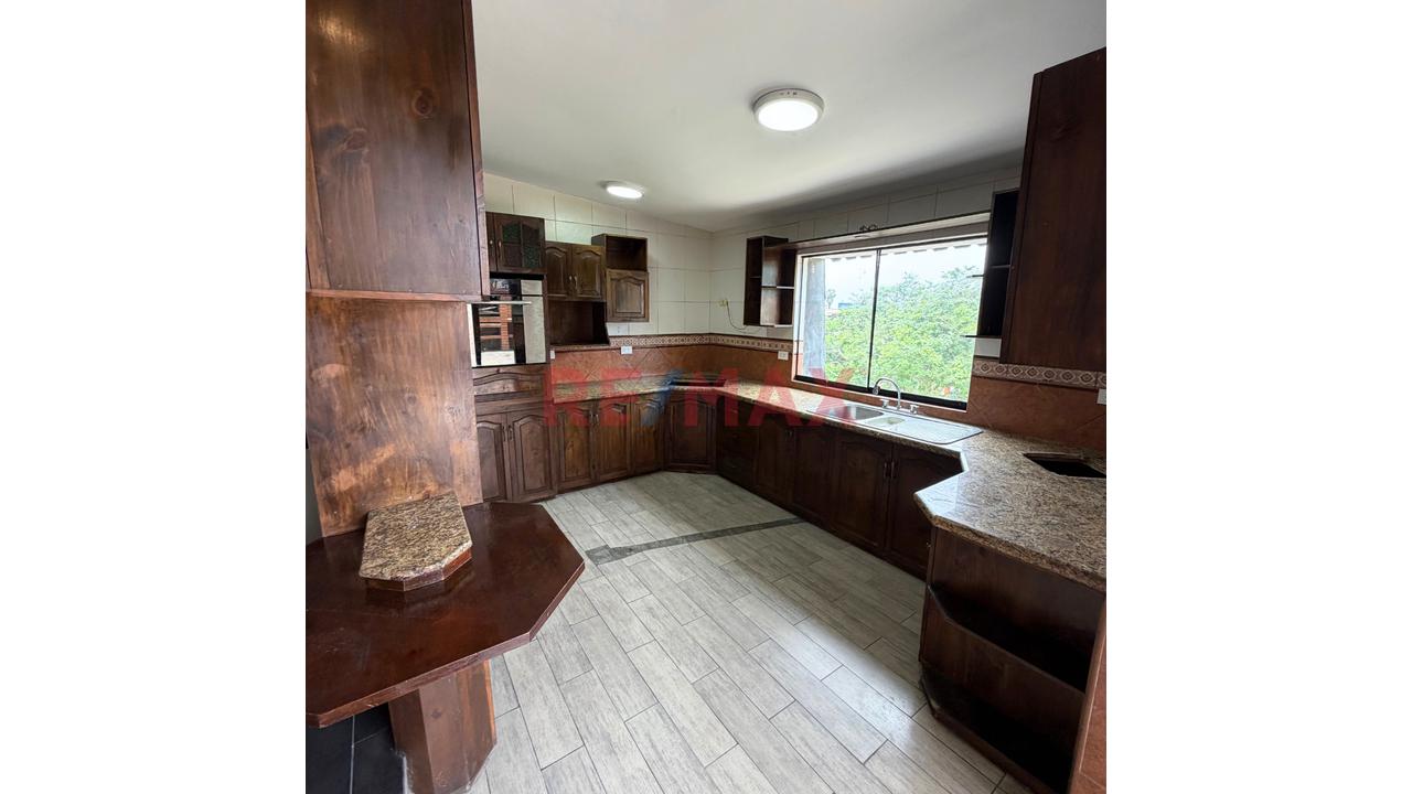 Amplio Duplex Frente A Parque En Surco 🏡 - 6