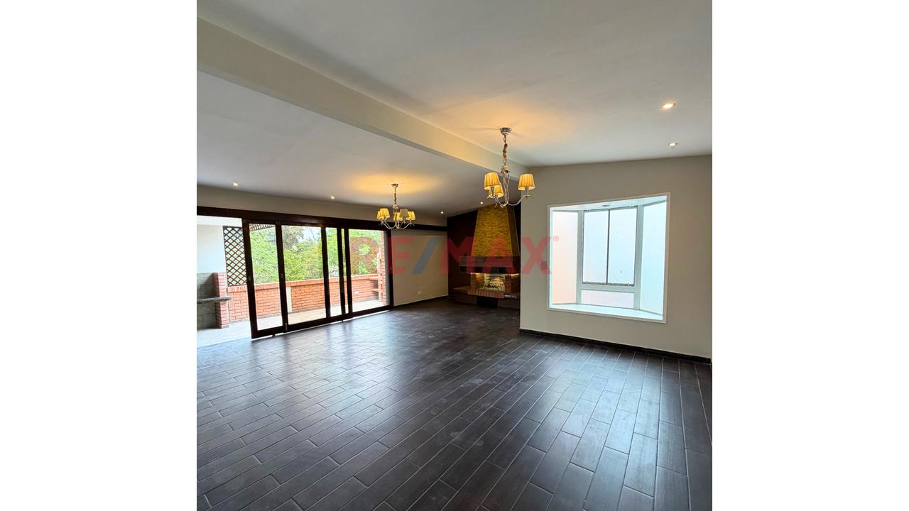 Amplio Duplex Frente A Parque En Surco 🏡 - 5