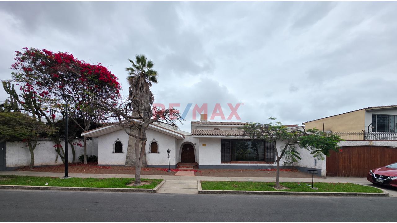 ¡¡¡Oportunidad Única En San Isidro!!! Casa A Precio De Terreno ¡Ideal Para Desarrollo Inmobiliario! — foto 2