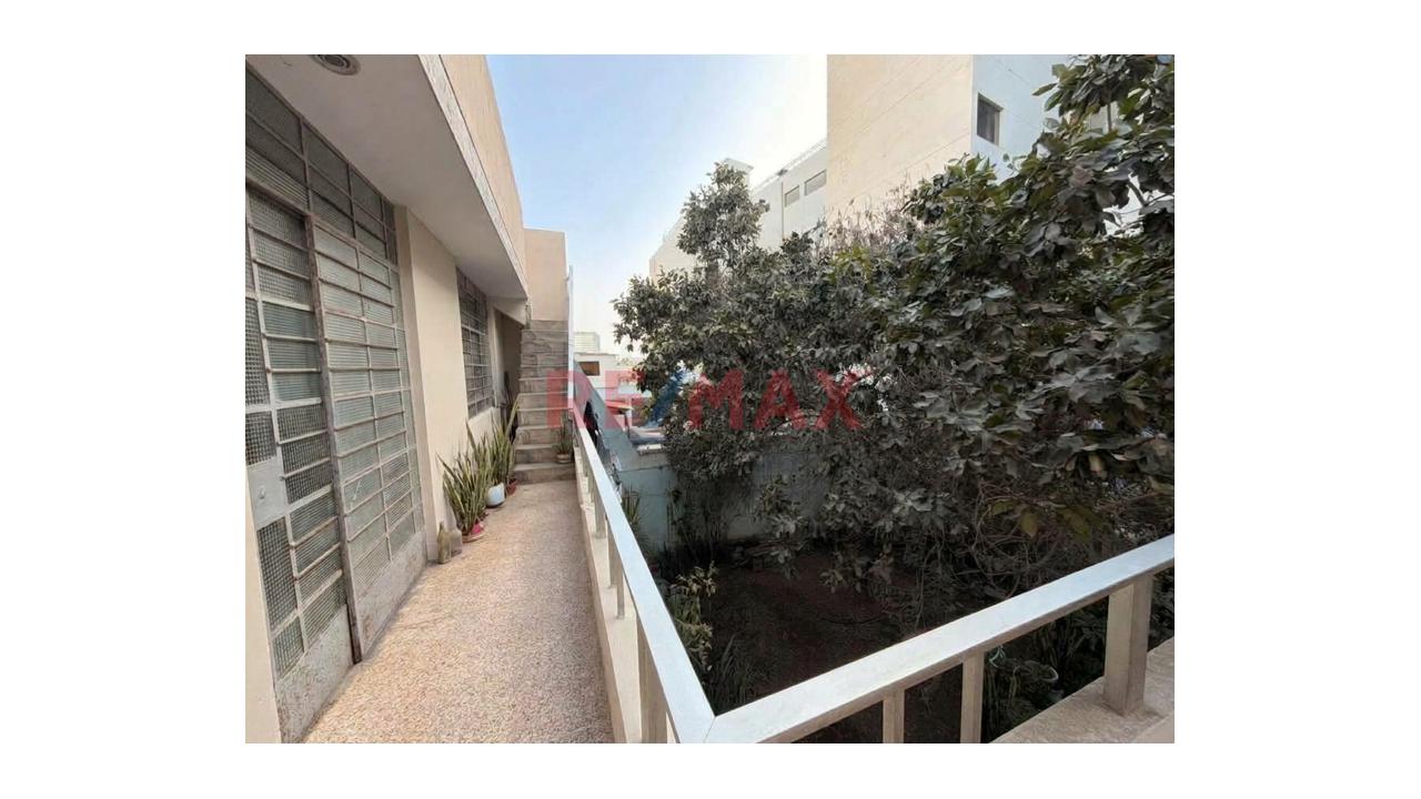 Venta De Casa Como Terreno En Corpac San Isidro - 14