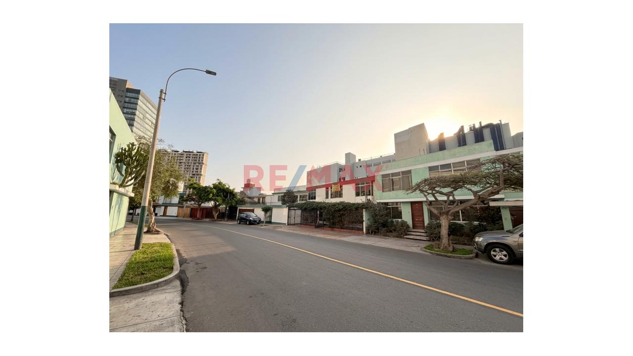 Venta De Casa Como Terreno En Corpac San Isidro - 6