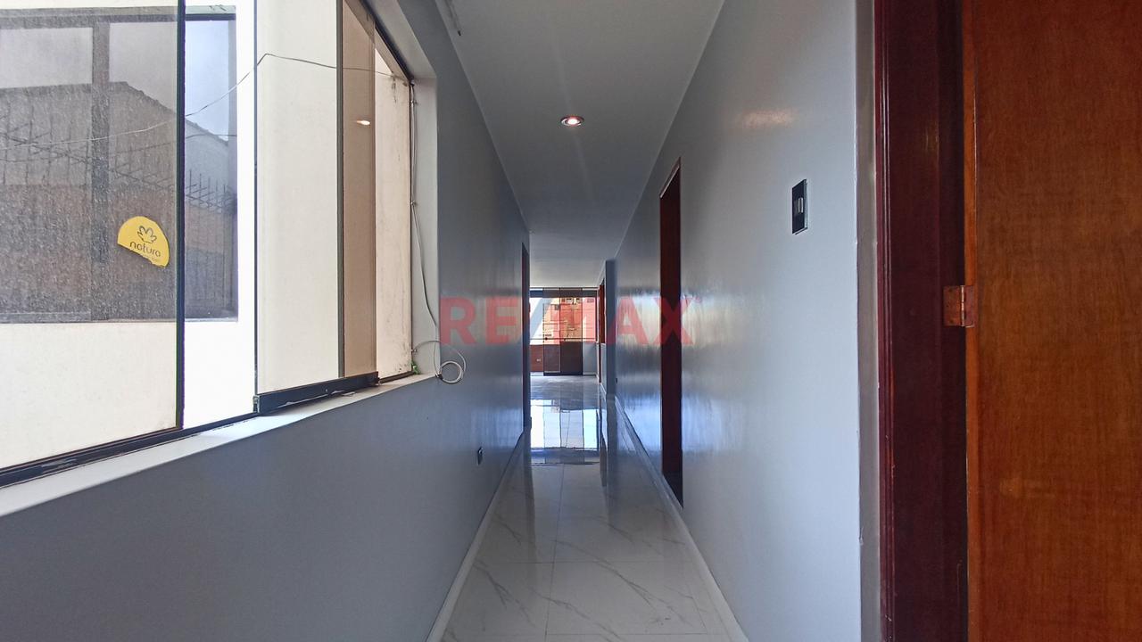 Departamento En Alquiler En Surco Con Balcón, Parque Y 2 Dormitorios | Surco — foto 4