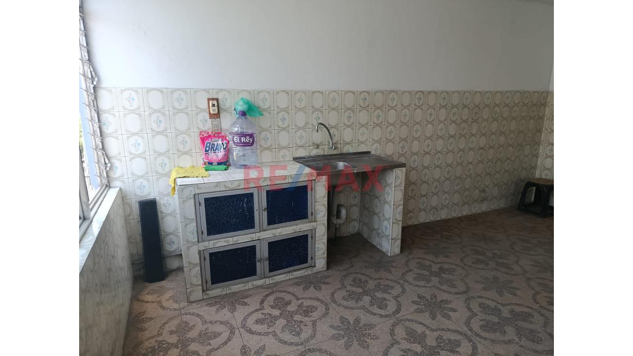 Venta De Amplio Departamento En Segundo Piso Zona Centrica De Chosica — foto 8