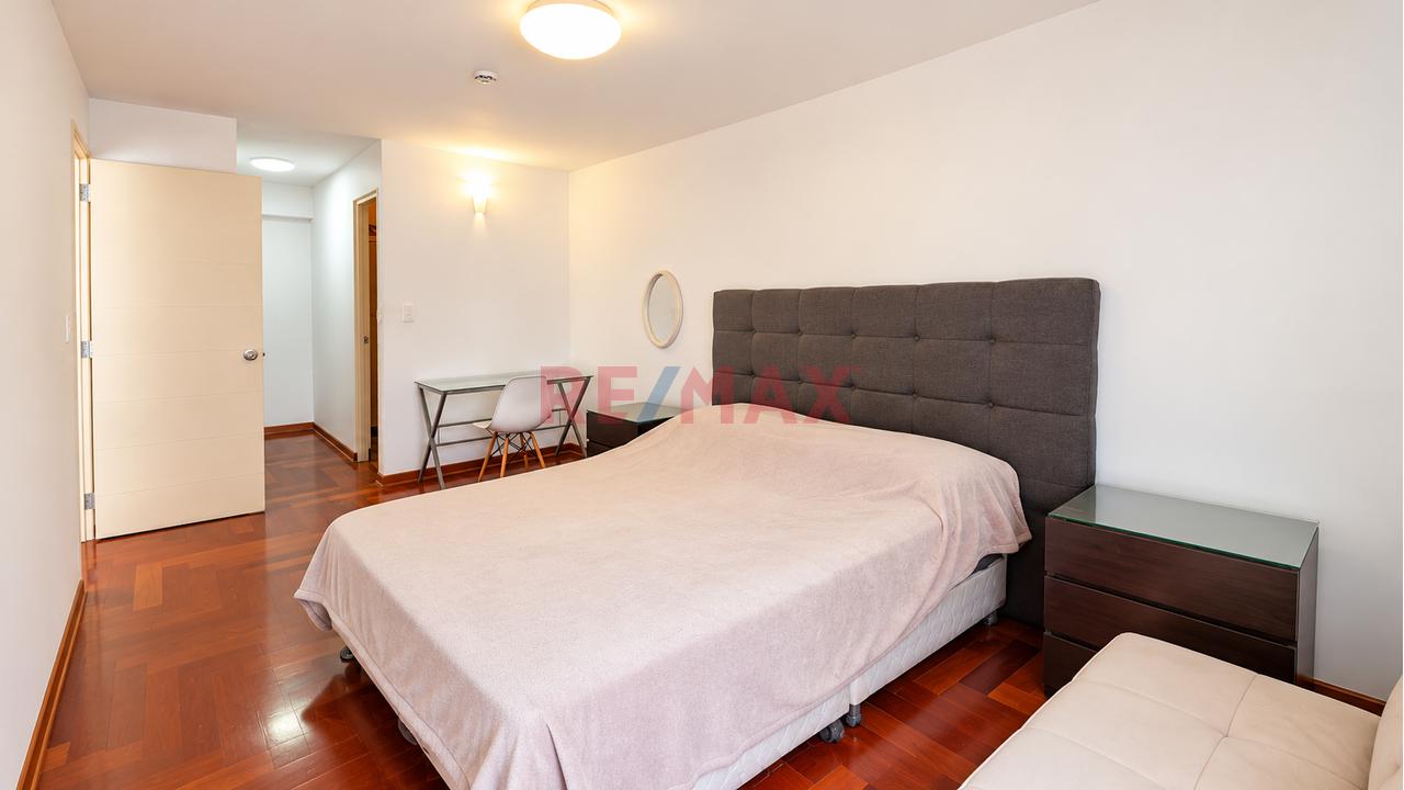 ¡Vive O Invierte En Miraflores! ¡Se Vende Departamento En Miraflores, Cerca Al Malecón + Cochera Y 2 Depósitos! — foto 6