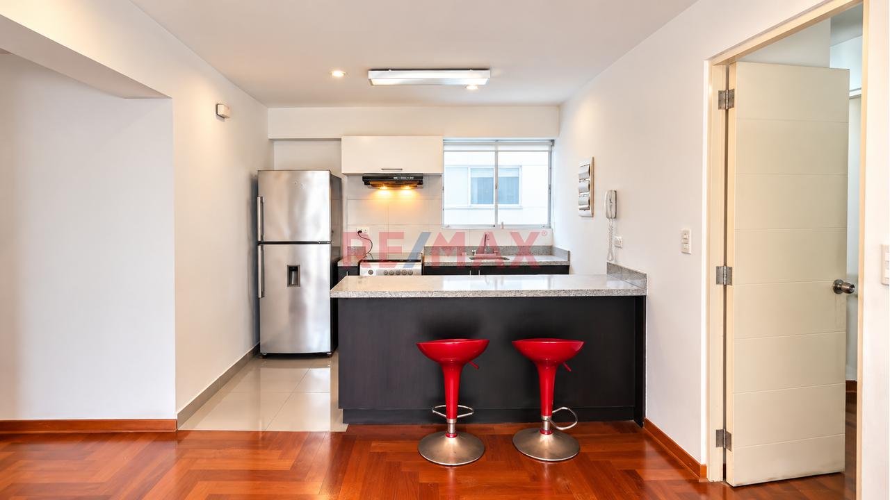 ¡Vive O Invierte En Miraflores! ¡Se Vende Departamento En Miraflores, Cerca Al Malecón + Cochera Y 2 Depósitos! — foto 5