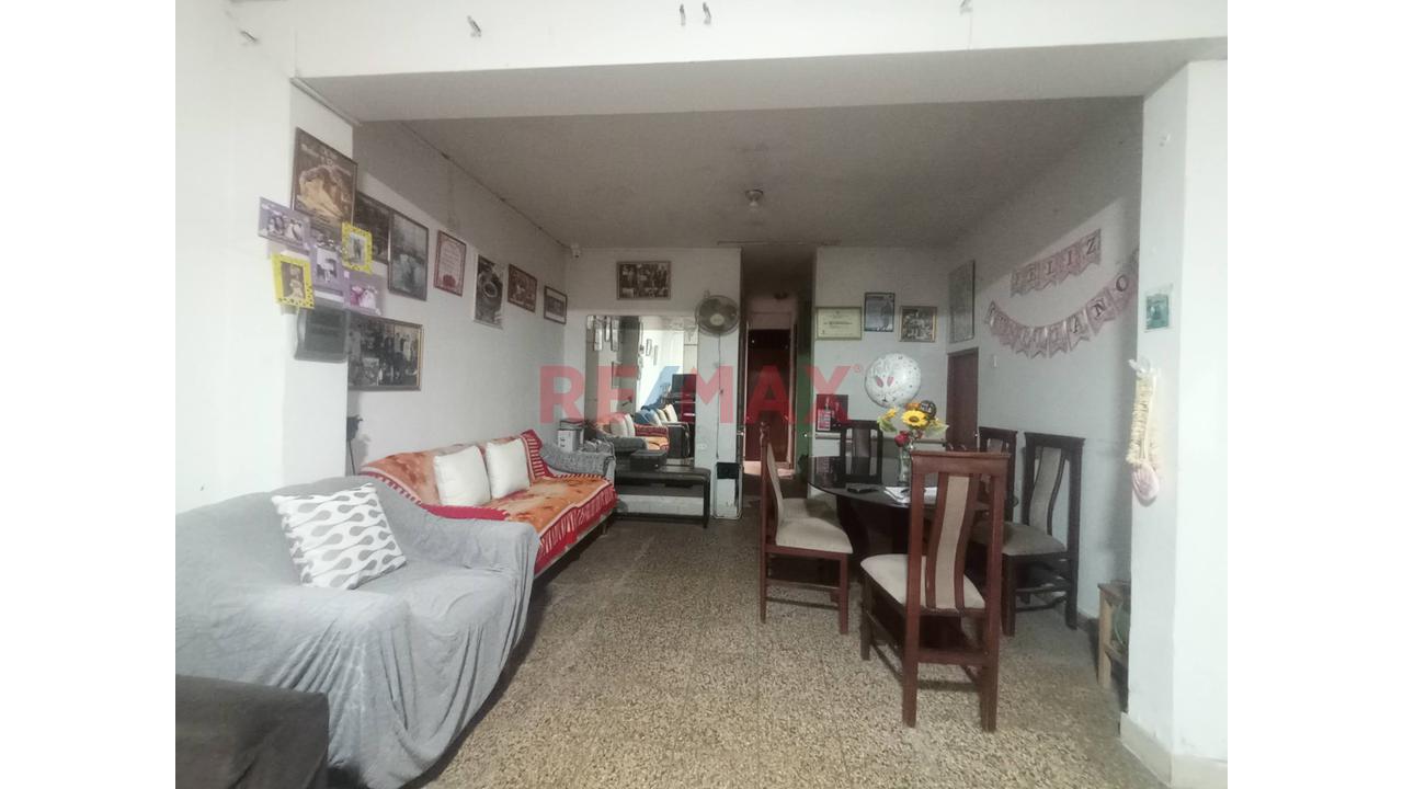 🏠 ¡Venta Del 95% En Acciones Y Derechos De Casa De 4 Pisos En La Victoria — foto 3