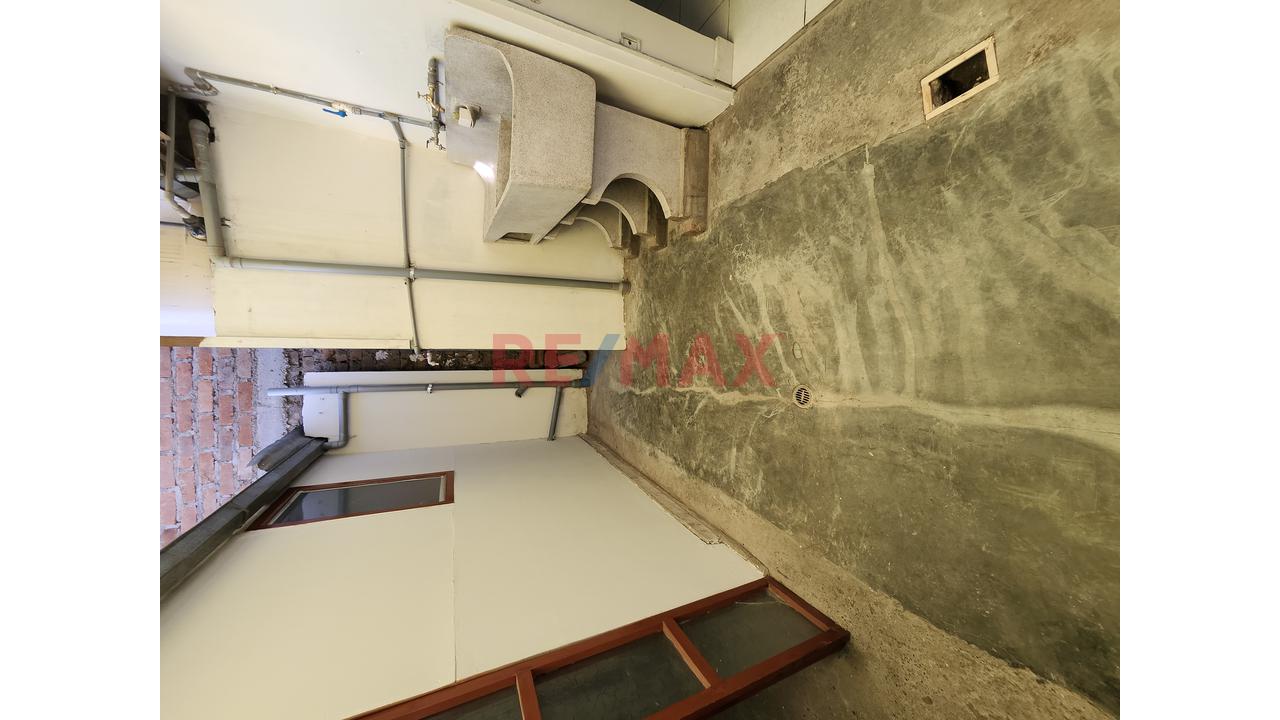 Casa Comercial En Alquiler — foto 6
