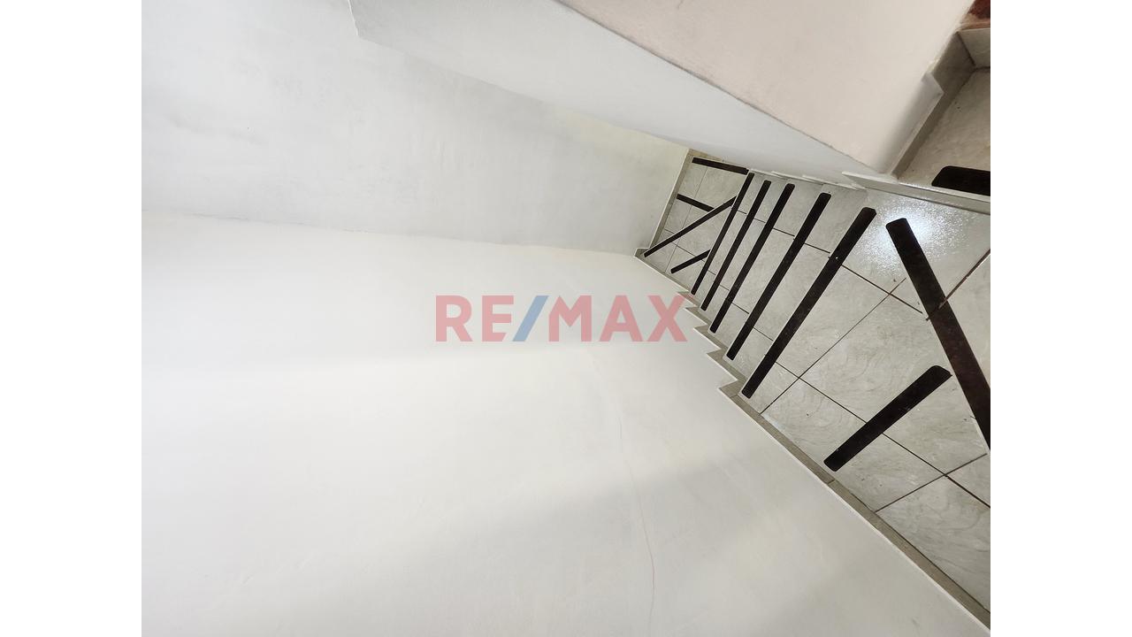 Casa Comercial En Alquiler — foto 4