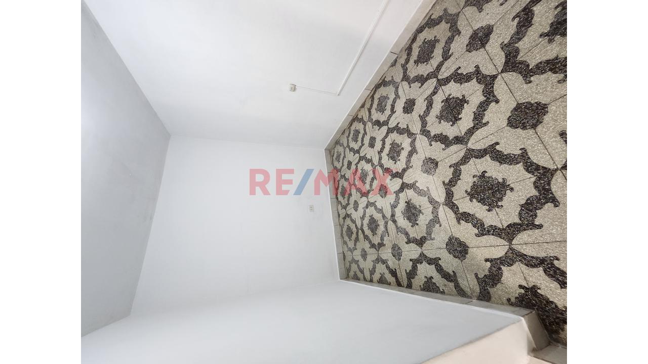 Casa Comercial En Alquiler — foto 3