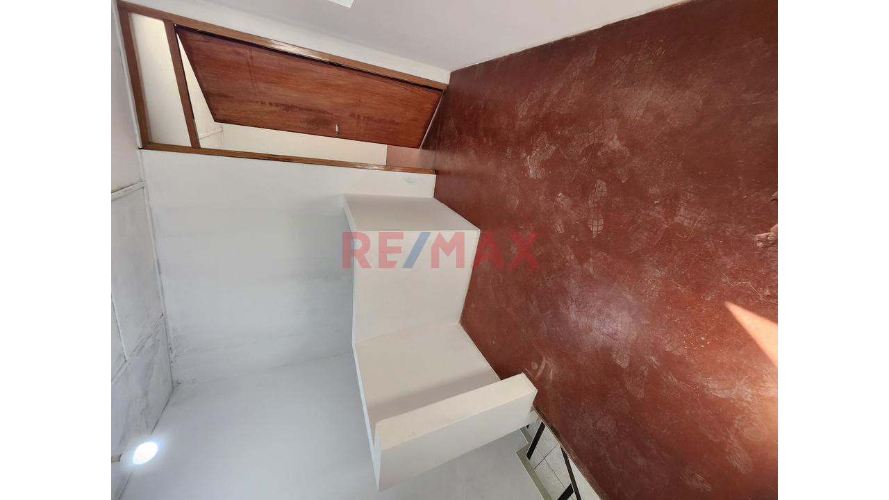 Casa Comercial En Alquiler — foto 8