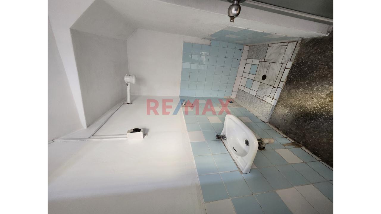 Casa Comercial En Alquiler — foto 2