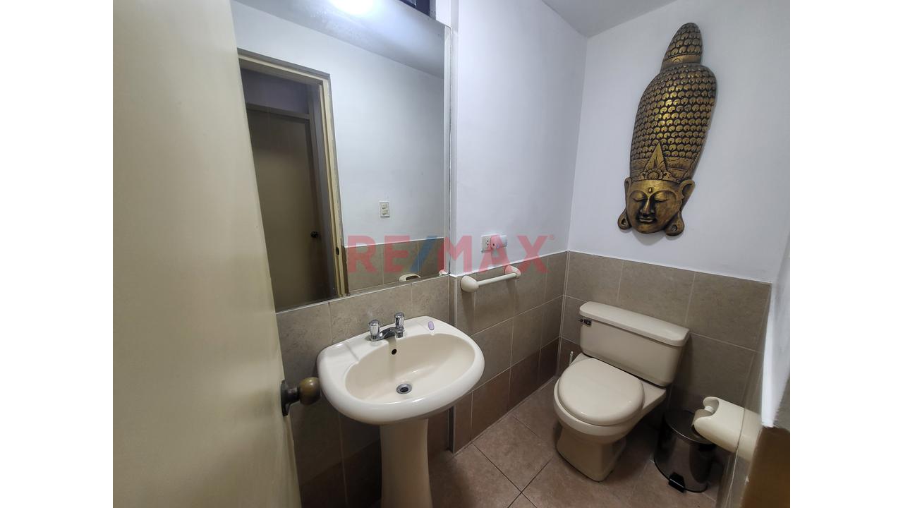 Lindo Departamento Amoblado, Ubicado En El Corzon De Miraflores. — foto 12