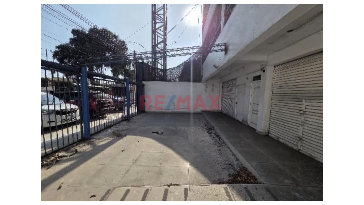 Venta De Edificio En Zona Comercial De San Isidro, Límite Con Magdalena — foto 3