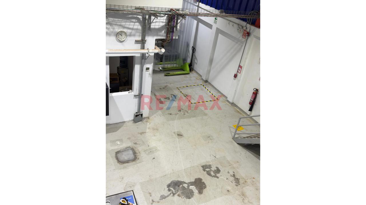 Se Alquila Local Industrial Con Nave - 4
