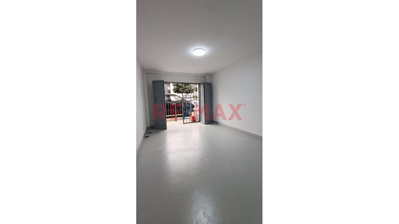 ¡Alquilo Local Comercial En San Juan De Miraflores Av. Cesar Canevaro 354B - 16