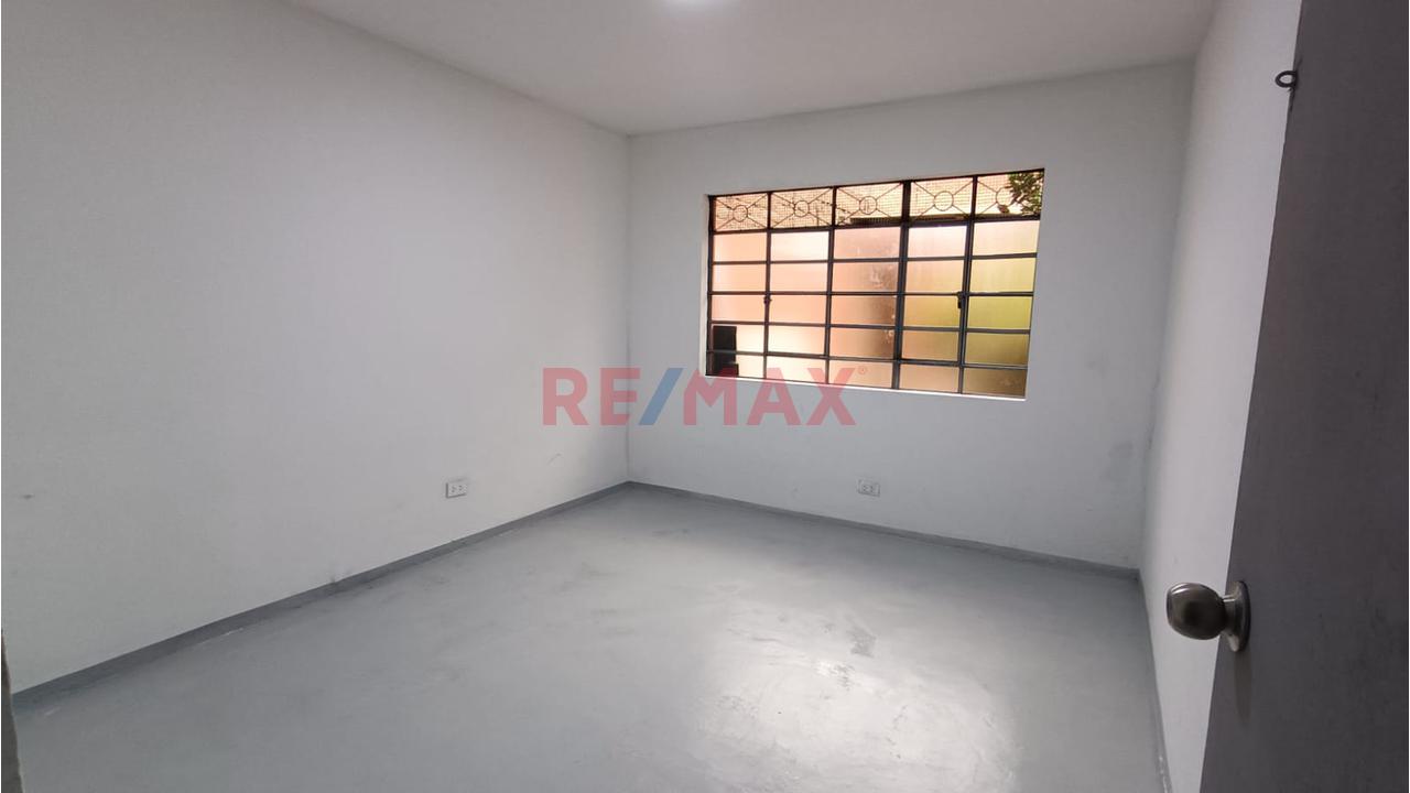 ¡Alquilo Local Comercial En San Juan De Miraflores Av. Cesar Canevaro 354B - 11