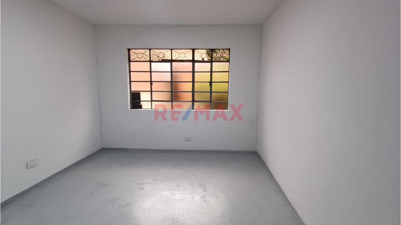 ¡Alquilo Local Comercial En San Juan De Miraflores Av. Cesar Canevaro 354B - 9